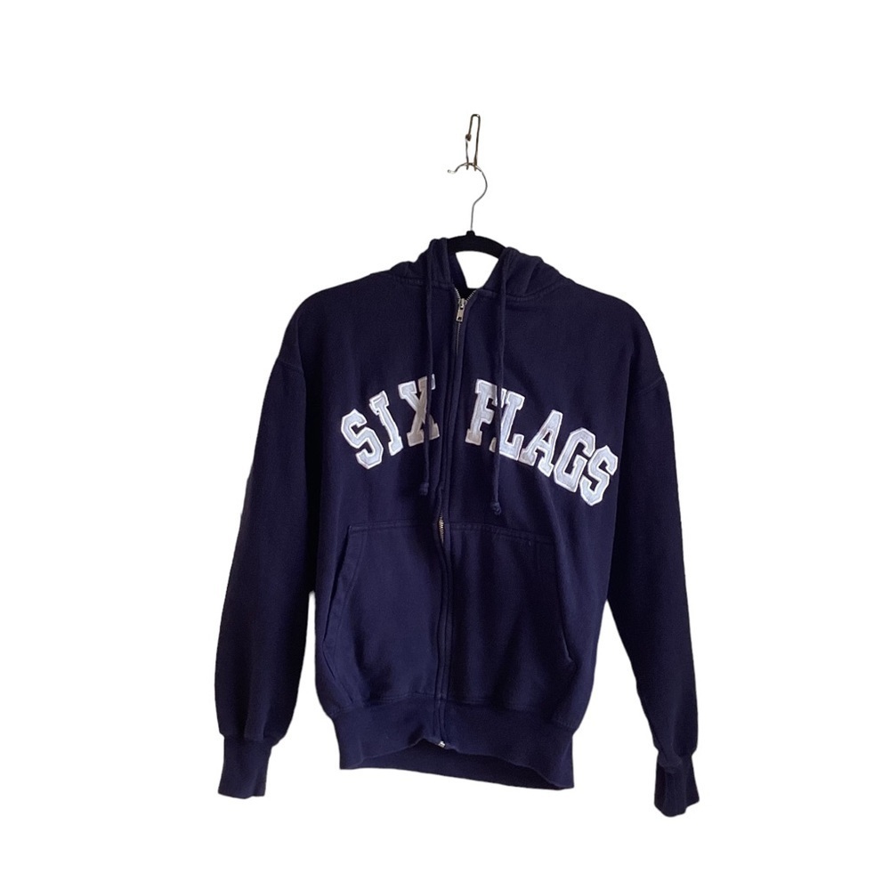 Six Flags Women’s Navy Hooded Sweatshirt.  Size S